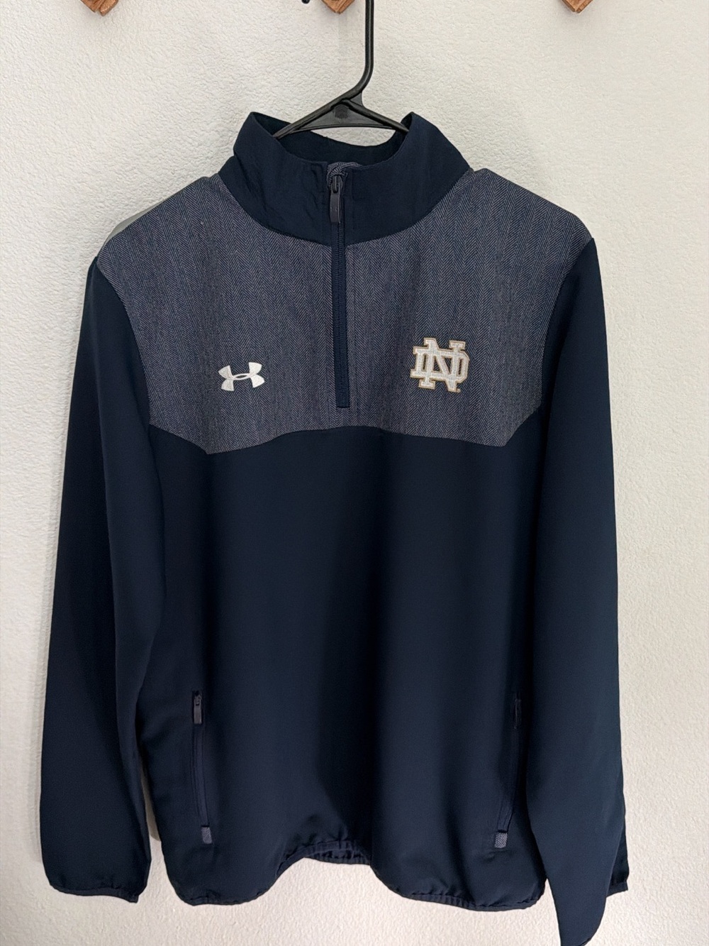 Under Armour Navy Blue Athletic Pullover University of Notre Dame - Size Medium